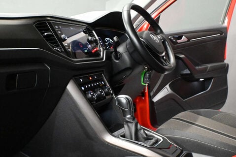 Volkswagen T-Roc 1.5 T-Roc Design TSi Evo Semi-Auto 5dr 19