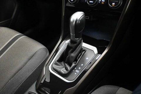 Volkswagen T-Roc 1.5 T-Roc Design TSi Evo Semi-Auto 5dr 51