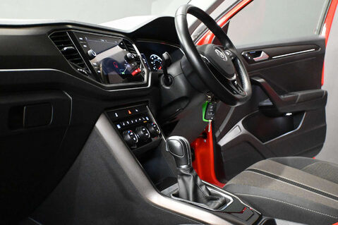 Volkswagen T-Roc 1.5 T-Roc Design TSi Evo Semi-Auto 5dr 19