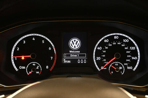 Volkswagen T-Roc 1.5 T-Roc Design TSi Evo Semi-Auto 5dr 43