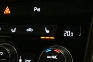 Volkswagen T-Roc 1.5 T-Roc Design TSi Evo Semi-Auto 5dr 8