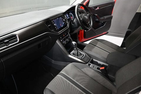Volkswagen T-Roc 1.5 T-Roc Design TSi Evo Semi-Auto 5dr 41