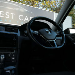 Volkswagen Golf 2.0 Golf SE Nav TDI BlueMotion Technology Semi-Auto 5dr 1