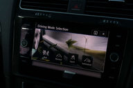 Volkswagen Golf 2.0 Golf SE Nav TDI BlueMotion Technology Semi-Auto 5dr 36