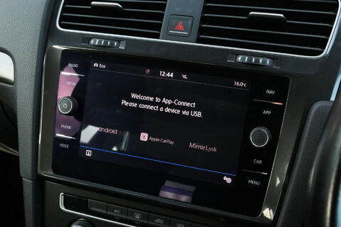 Volkswagen Golf 2.0 Golf SE Nav TDI BlueMotion Technology Semi-Auto 5dr 27