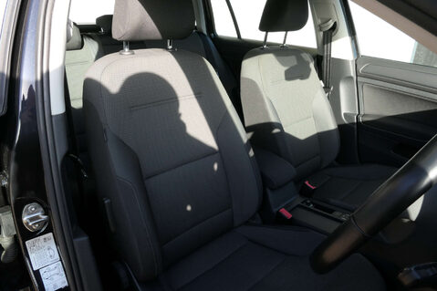 Volkswagen Golf 2.0 Golf SE Nav TDI BlueMotion Technology Semi-Auto 5dr 22