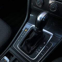 Volkswagen Golf 2.0 Golf SE Nav TDI BlueMotion Technology Semi-Auto 5dr 1