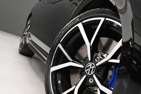 Volkswagen Golf 2.0 Golf R TSi 4Motion Semi-Auto 4WD 5dr 18