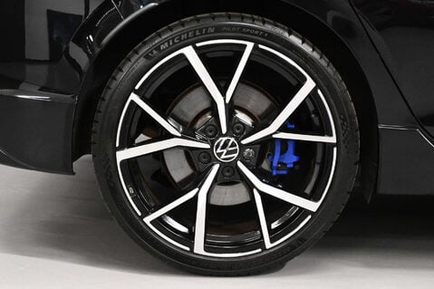 Volkswagen Golf 2.0 Golf R TSi 4Motion Semi-Auto 4WD 5dr 44