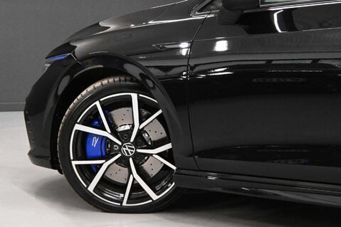 Volkswagen Golf 2.0 Golf R TSi 4Motion Semi-Auto 4WD 5dr 6