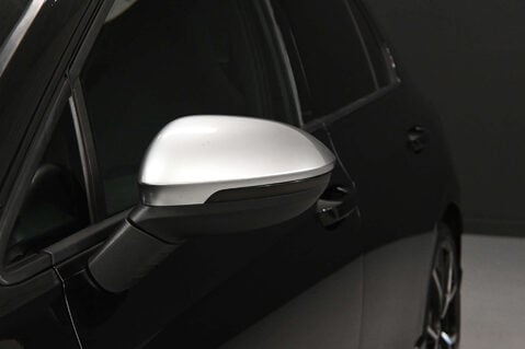 Volkswagen Golf 2.0 Golf R TSi 4Motion Semi-Auto 4WD 5dr 53