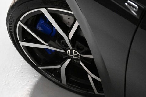 Volkswagen Golf 2.0 Golf R TSi 4Motion Semi-Auto 4WD 5dr 35