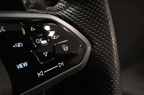 Volkswagen Golf 2.0 Golf R TSi 4Motion Semi-Auto 4WD 5dr 39