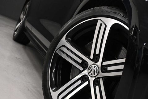 Volkswagen Golf 2.0 Golf R TSi 4Motion Semi-Auto 4WD 5dr 43