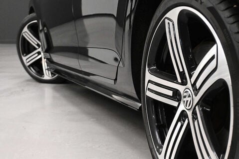 Volkswagen Golf 2.0 Golf R TSi 4Motion Semi-Auto 4WD 5dr 17