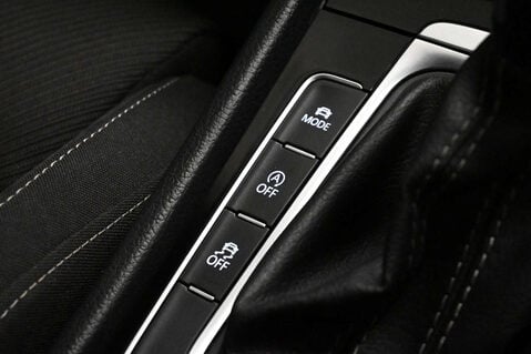 Volkswagen Golf 2.0 Golf R TSi 4Motion Semi-Auto 4WD 5dr 48