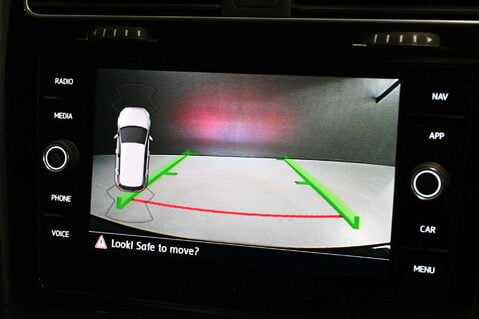 Volkswagen Golf 2.0 Golf R TSi 4Motion Semi-Auto 4WD 5dr 5