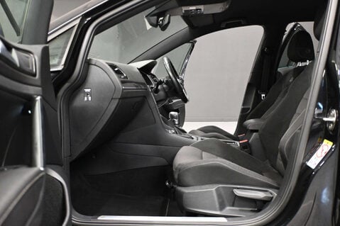 Volkswagen Golf 2.0 Golf R TSi 4Motion Semi-Auto 4WD 5dr 21