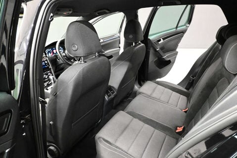 Volkswagen Golf 2.0 Golf R TSi 4Motion Semi-Auto 4WD 5dr 33