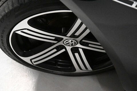 Volkswagen Golf 2.0 Golf R TSi 4Motion Semi-Auto 4WD 5dr 13