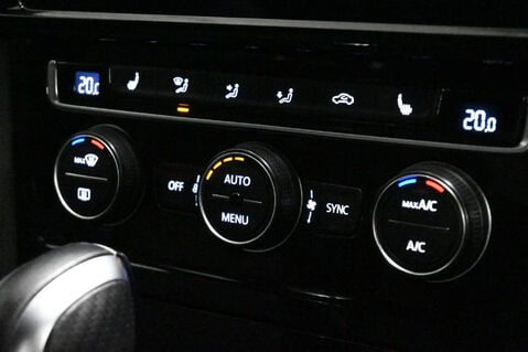 Volkswagen Golf 2.0 Golf R TSi 4Motion Semi-Auto 4WD 5dr 49