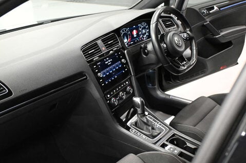 Volkswagen Golf 2.0 Golf R TSi 4Motion Semi-Auto 4WD 5dr 27