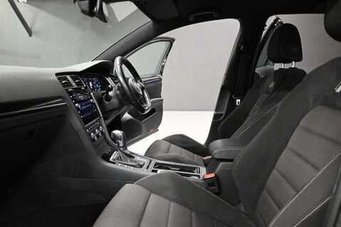 Volkswagen Golf 2.0 Golf R TSi 4Motion Semi-Auto 4WD 5dr 16