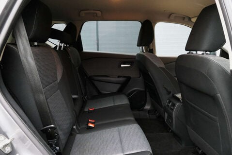 Nissan X-Trail 1.5 X-Trail N-Connecta E-4orce A 4WD 5dr 27