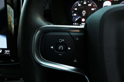 Volvo XC40 1.5 XC40 Inscription Pro T3 Auto 5dr 28