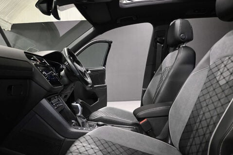 Volkswagen Tiguan 2.0 Tiguan R-Line TDI 4Motion Semi-Auto 4WD 5dr 48