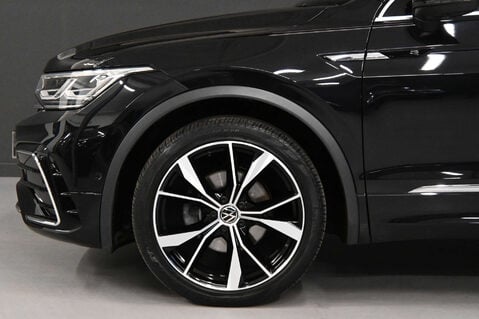Volkswagen Tiguan 2.0 Tiguan R-Line TDI 4Motion Semi-Auto 4WD 5dr 42