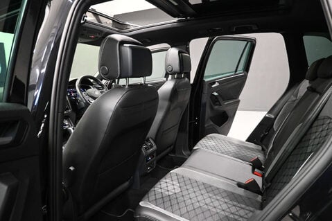 Volkswagen Tiguan 2.0 Tiguan R-Line TDI 4Motion Semi-Auto 4WD 5dr 10