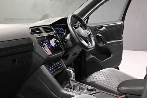 Volkswagen Tiguan 2.0 Tiguan R-Line TDI 4Motion Semi-Auto 4WD 5dr 45
