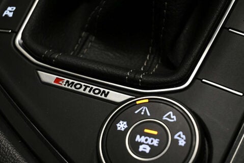 Volkswagen Tiguan 2.0 Tiguan R-Line TDI 4Motion Semi-Auto 4WD 5dr 61
