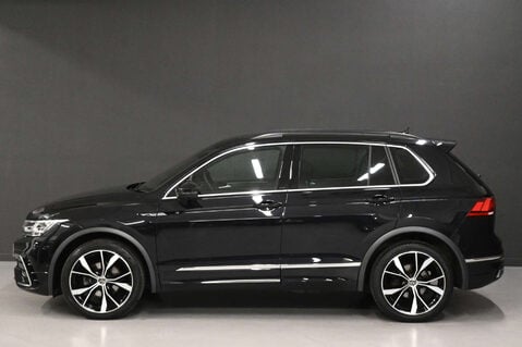 Volkswagen Tiguan 2.0 Tiguan R-Line TDI 4Motion Semi-Auto 4WD 5dr 18
