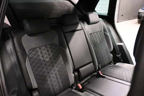 Volkswagen Tiguan 2.0 Tiguan R-Line TDI 4Motion Semi-Auto 4WD 5dr 28