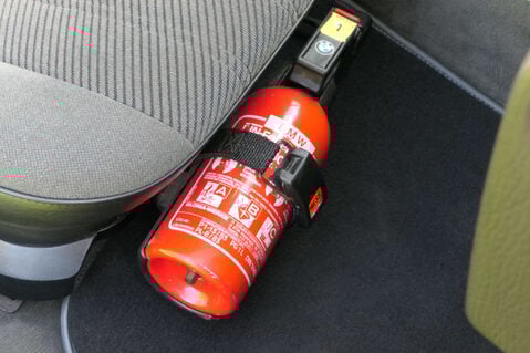 BMW 3 Series 2.5 325i Manual 2dr 36