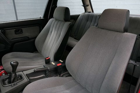 BMW 3 Series 2.5 325i Manual 2dr 31