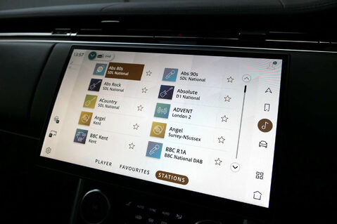 Land Rover Range Rover 3.0 Range Rover SE MHEV Auto 4WD 5dr 38