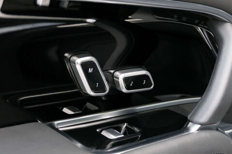 Land Rover Range Rover 3.0 Range Rover SE MHEV Auto 4WD 5dr 24