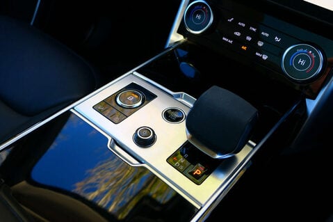 Land Rover Range Rover 3.0 Range Rover SE MHEV Auto 4WD 5dr 27