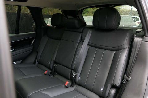 Land Rover Range Rover 3.0 Range Rover SE MHEV Auto 4WD 5dr 5