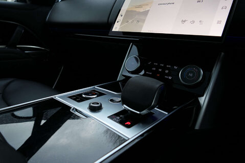 Land Rover Range Rover 3.0 Range Rover SE MHEV Auto 4WD 5dr 28