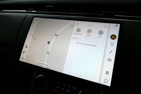 Land Rover Range Rover 3.0 Range Rover SE MHEV Auto 4WD 5dr 38