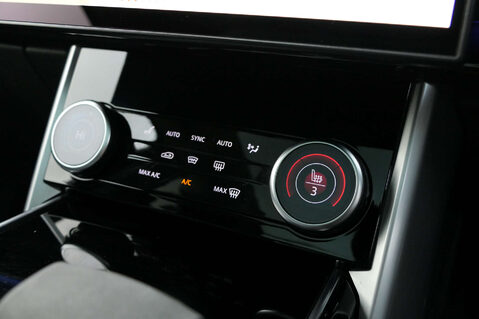 Land Rover Range Rover 3.0 Range Rover SE MHEV Auto 4WD 5dr 30