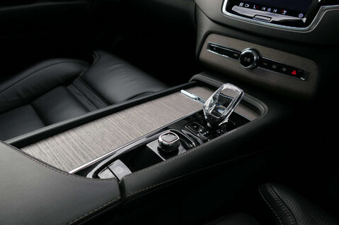 Volvo XC90 2.0 XC90 Ultimate T8 Recharge AWD A 4WD 5dr 37