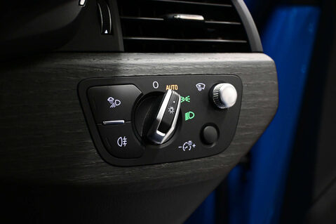 Audi A4 2.0 A4 Vorsprung 40 TDI MHEV Q Semi-Auto 4WD 5dr 58