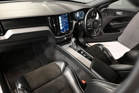 Volvo XC60 2.0 XC60 R-Design Pro D5 PowerPulse AWD Auto 4WD 5dr 37