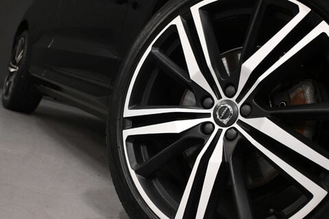 Volvo XC60 2.0 XC60 R-Design Pro D5 PowerPulse AWD Auto 4WD 5dr 41