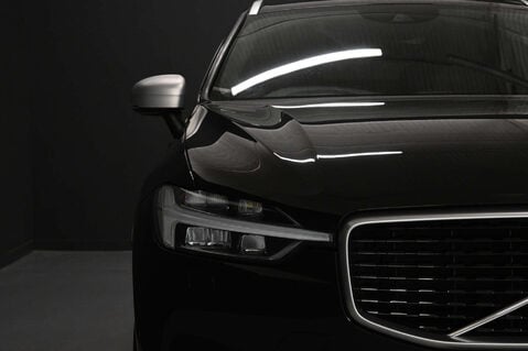 Volvo XC60 2.0 XC60 R-Design Pro D5 PowerPulse AWD Auto 4WD 5dr 48